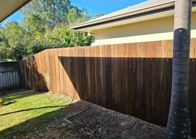 Chilcotts Grass timber fence