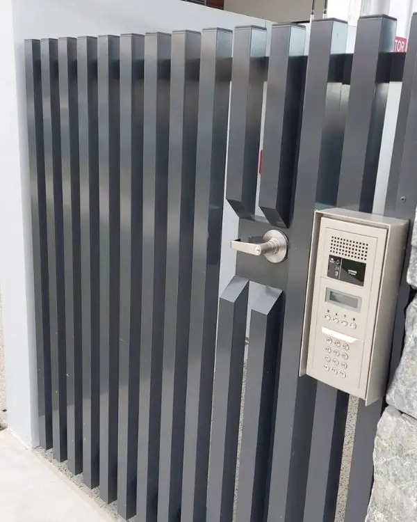 Lismore gate installers