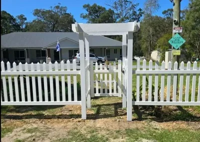 Richmond Hill timber picket fence and gate